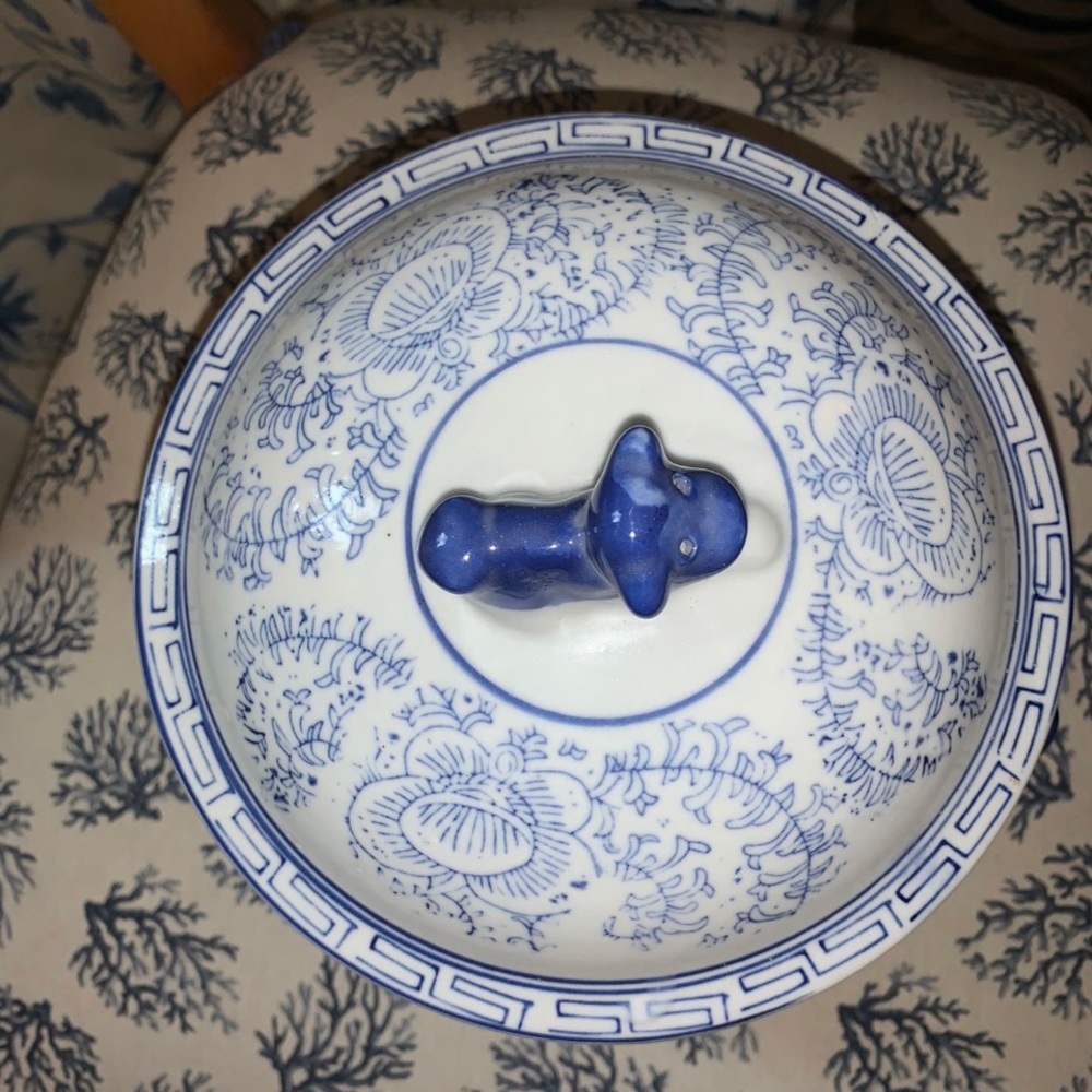 Antique ginger jar with dig handles